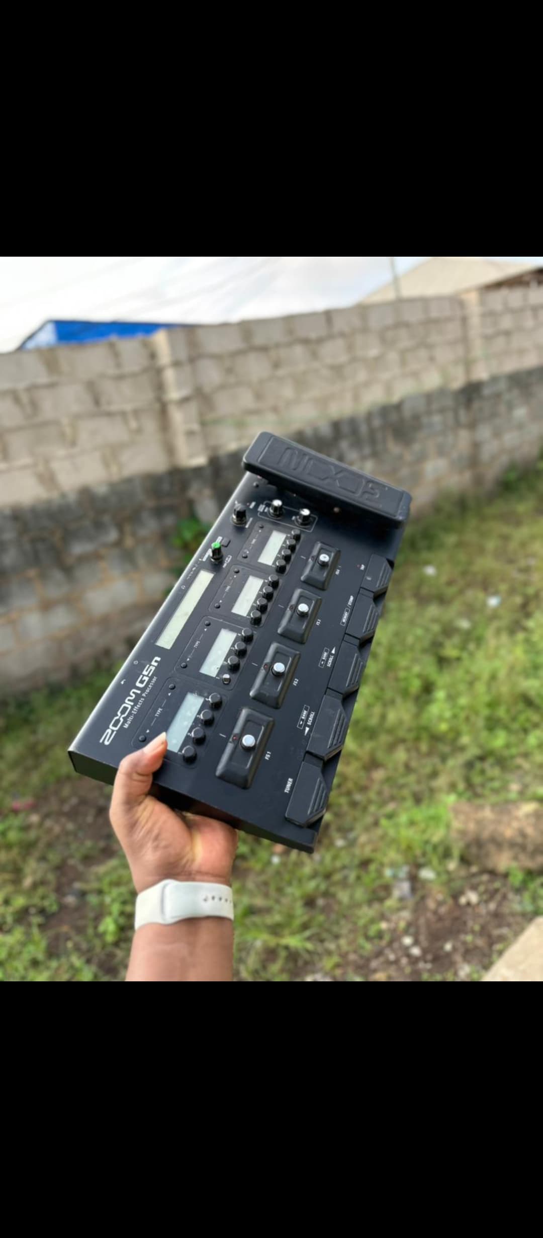 Zoom G5n Guitar Multi-Effects Processor.