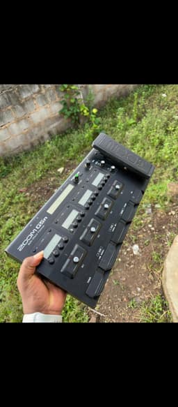Zoom G5n Guitar Multi-Effects Processor.